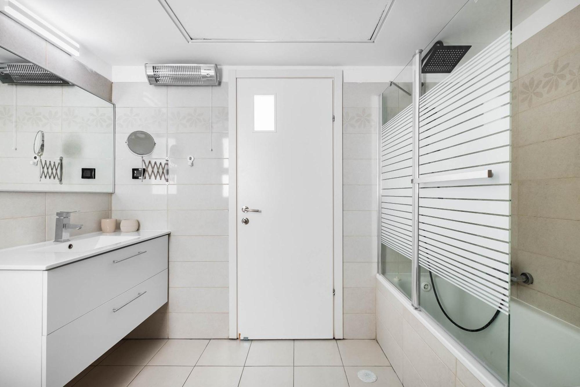 شقة Ocean View Oasis With Balcony For Families أشدود المظهر الخارجي الصورة